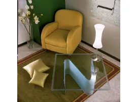 Tavolino in cristallo con base curvata sabbiata e piano trasparente Zeffiro di La Vetreria