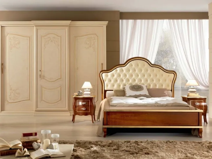 Letto classico in Noce con testiera in ecopelle Enea di Euro Design