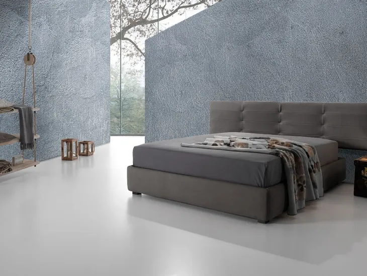 Letto in tessuto grigio con testiera Twist Tess 232 di Excò